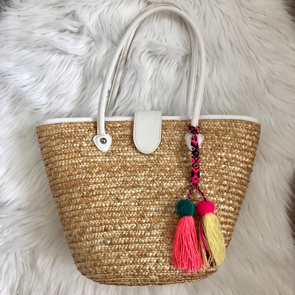 Woven Straw tote with tassels